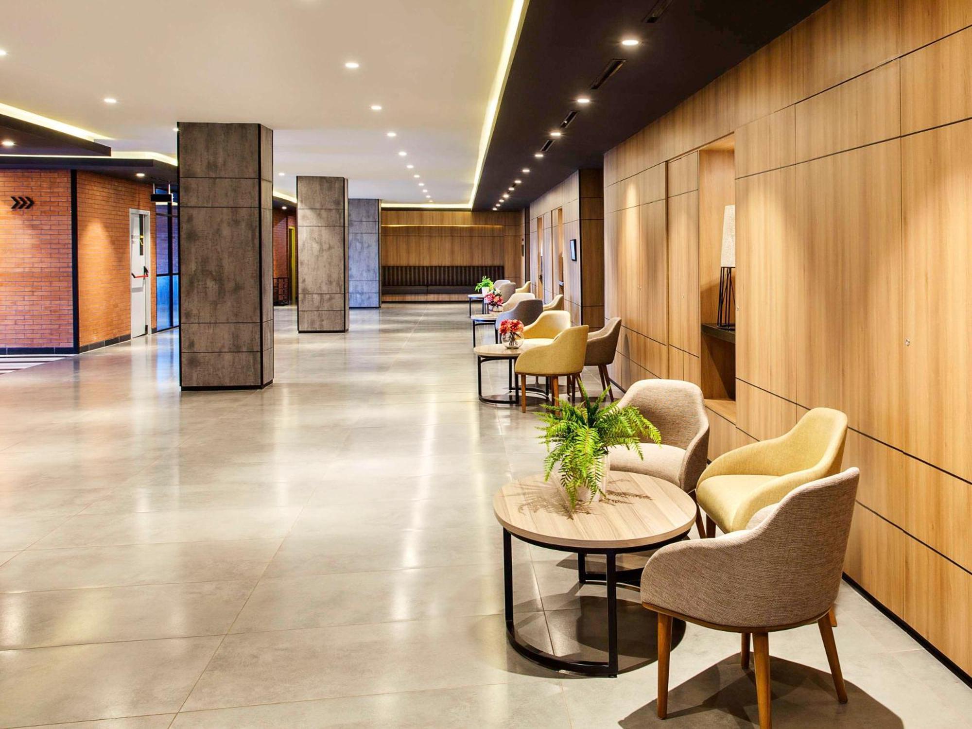 Ibis Styles Bekasi Jatibening Hotel Eksteriør billede