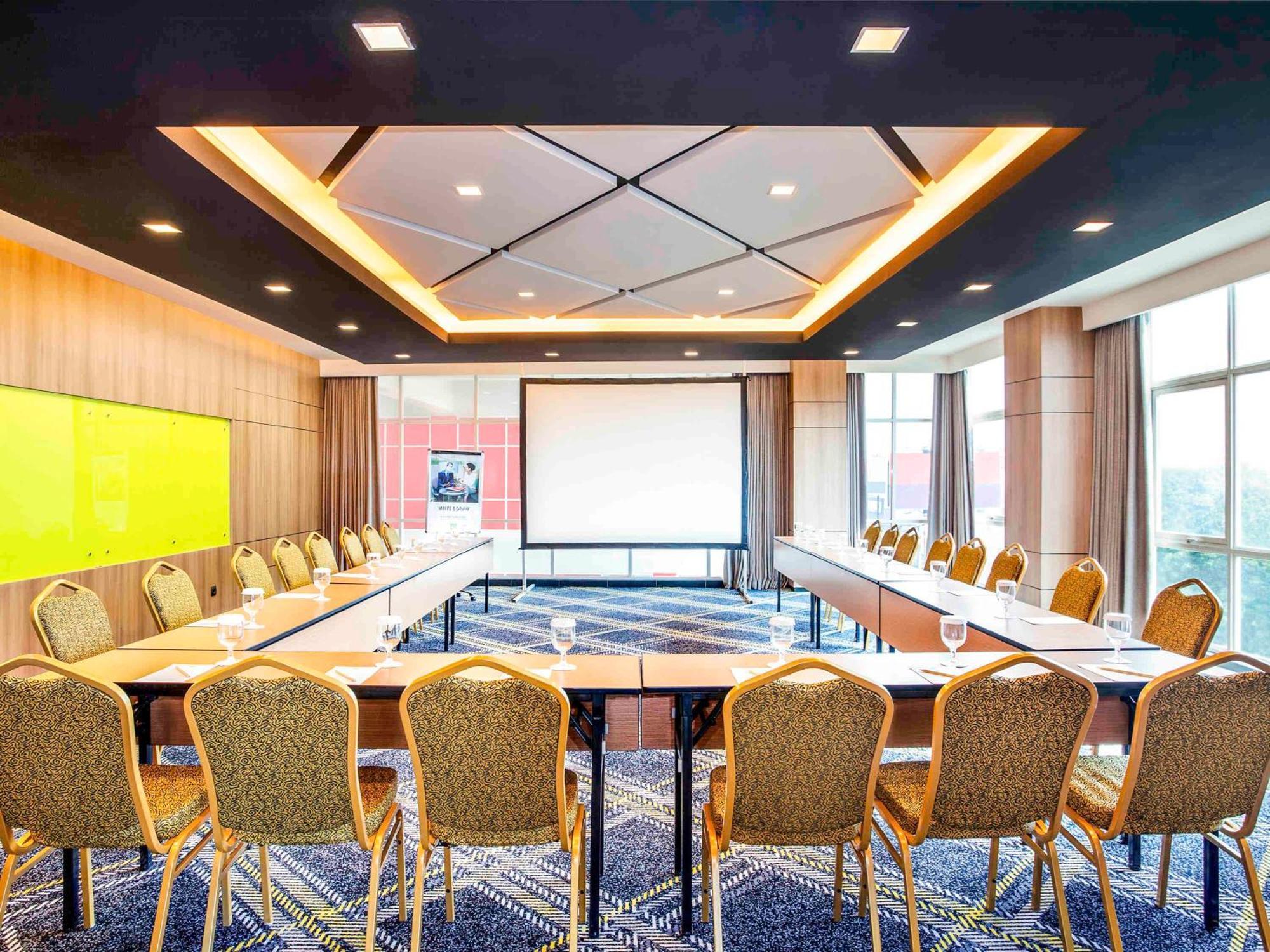 Ibis Styles Bekasi Jatibening Hotel Eksteriør billede