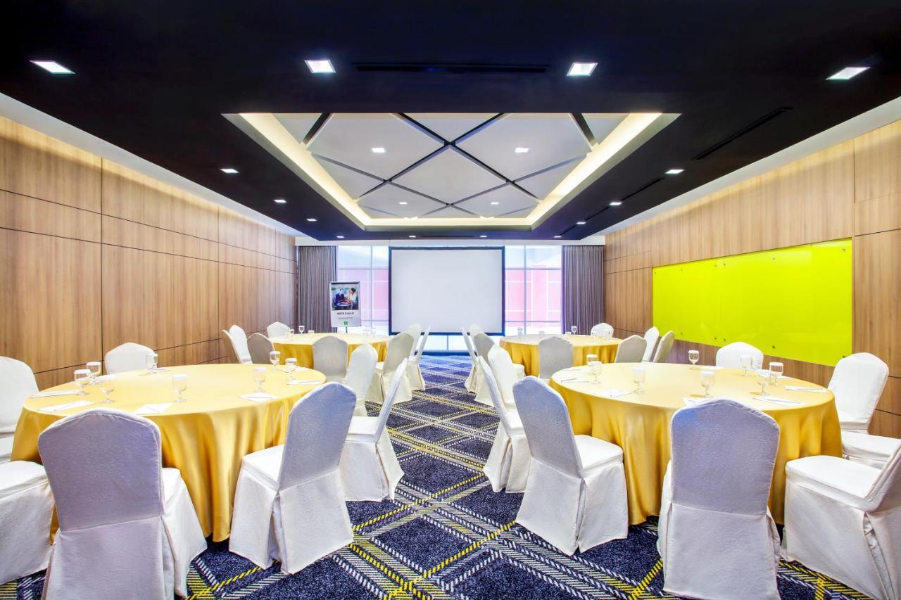 Ibis Styles Bekasi Jatibening Hotel Eksteriør billede