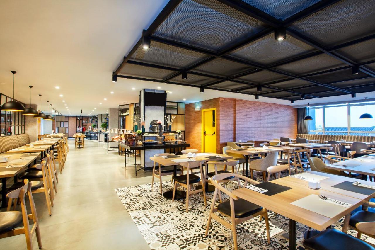 Ibis Styles Bekasi Jatibening Hotel Eksteriør billede